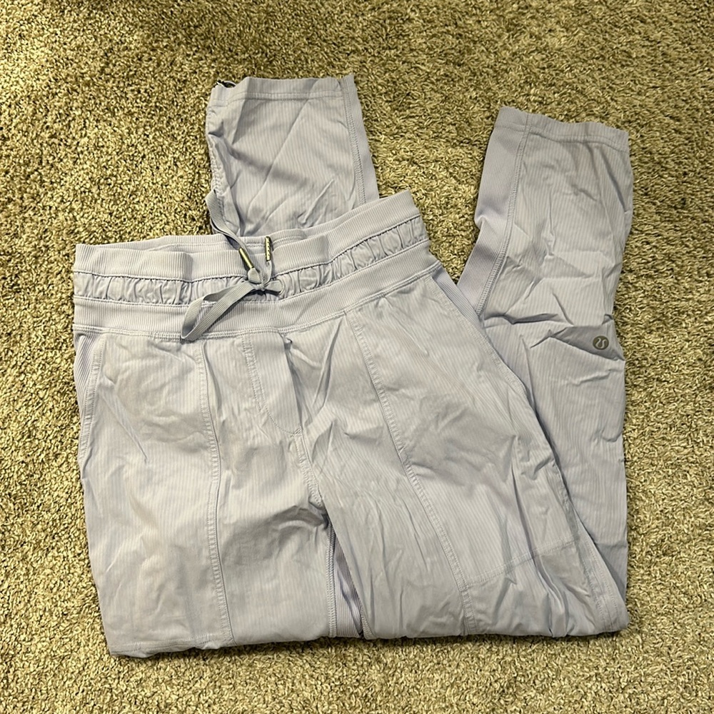 Lululemon dance studio pants, cropped